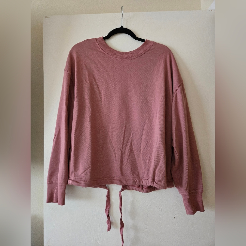 Old Navy Women's Pink Long Sleeve Workout Top With Open Back